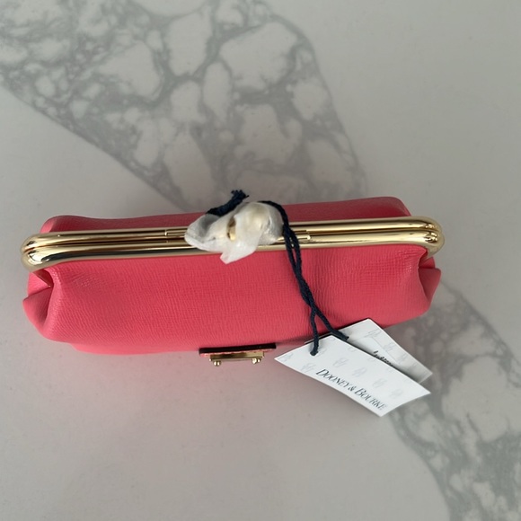 💕CUTE!! DOONEY & BOURKE KISSLOCK!! - Picture 12 of 16